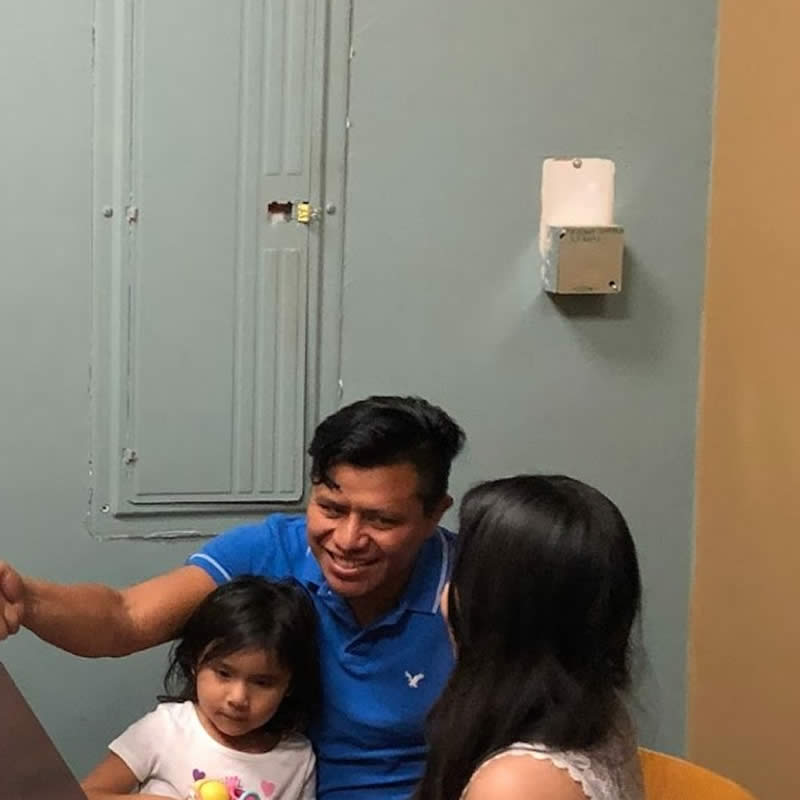 Testimonio en Fotos de Clientes Satisfechos 007