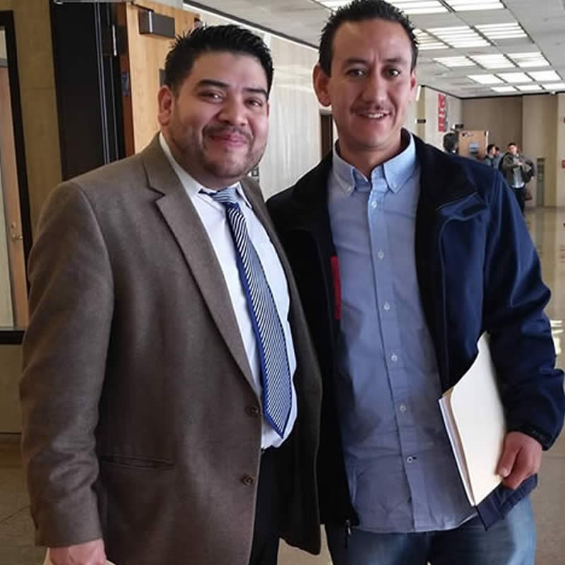 Testimonio en Fotos de Clientes Satisfechos