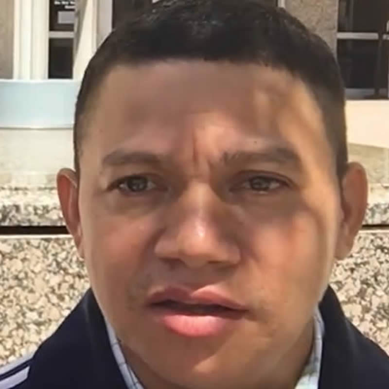 Testimonio en Fotos de Clientes Satisfechos 15