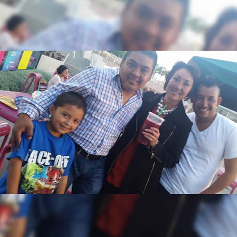 Testimonio en Fotos de Clientes Satisfechos 17