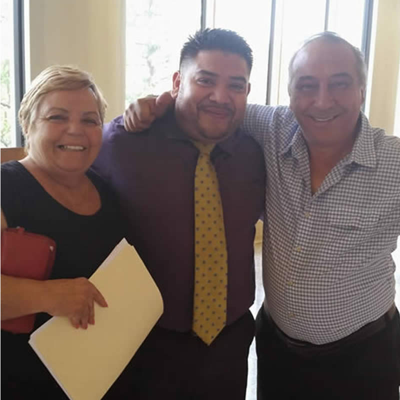 Testimonio en Fotos de Clientes Satisfechos 18