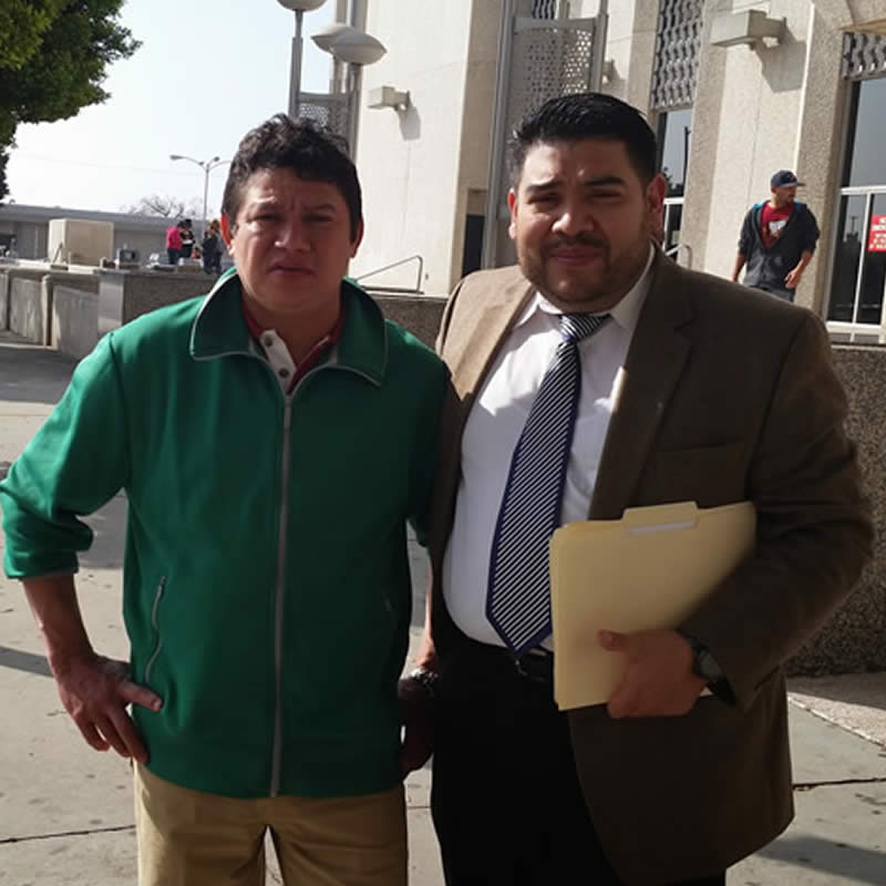 Testimonio en Fotos de Clientes Satisfechos 59