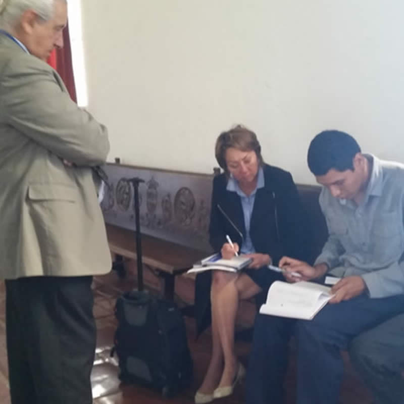 Testimonio en Fotos de Clientes Satisfechos 71