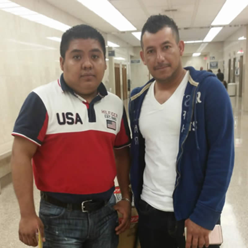 Testimonio en Fotos de Clientes Satisfechos 77