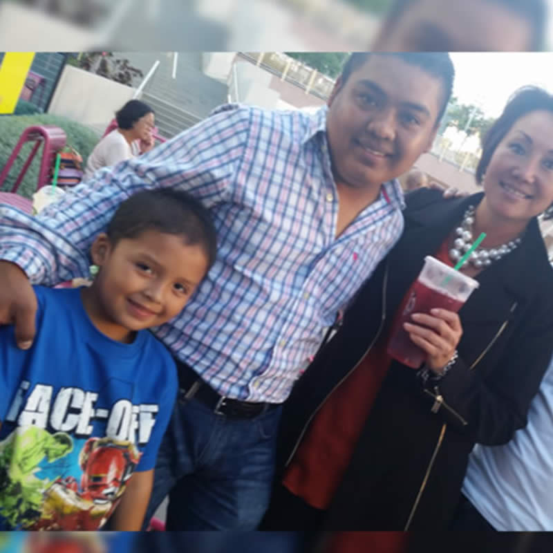 Testimonio en Fotos de Clientes Satisfechos 82